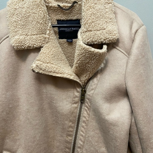 American eagle women’s cream colored fleece jacket size large - Picture 10 of 10